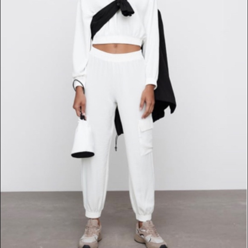 NWT Zara  joggers white Large